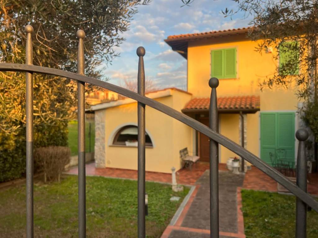 casa indipendente in vendita a Montelupo Fiorentino