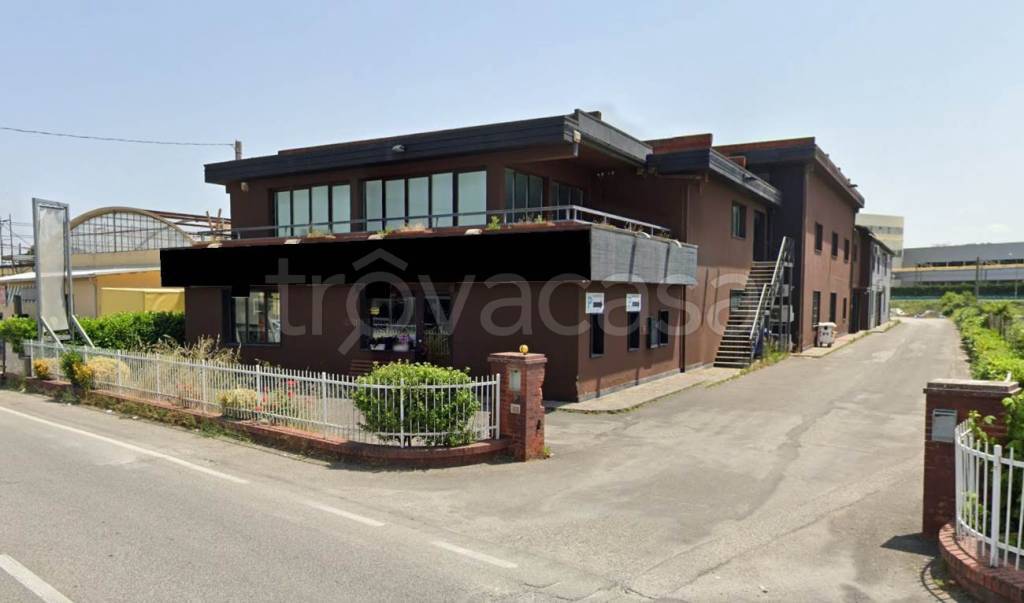 locale commerciale in vendita a Montelupo Fiorentino