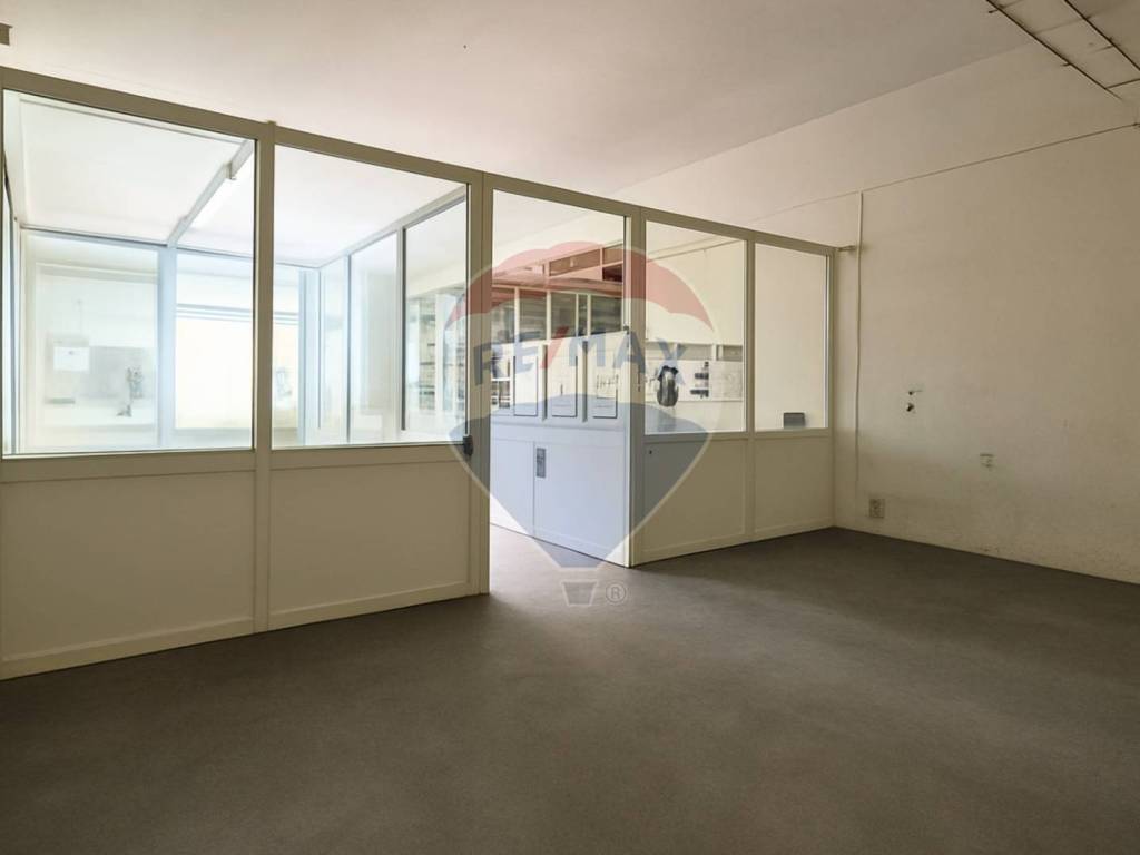 locale commerciale in vendita a Montelupo Fiorentino