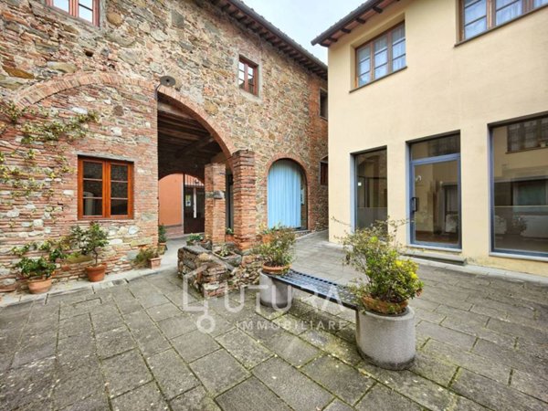 locale commerciale in vendita a Montelupo Fiorentino