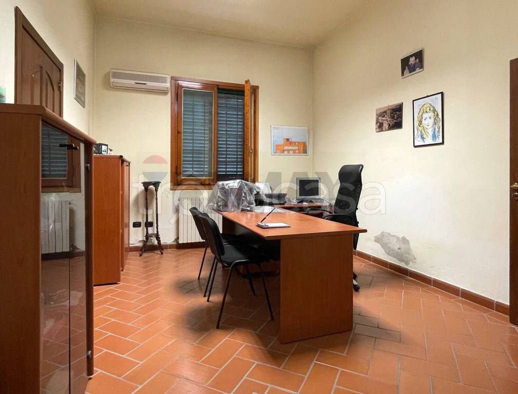 negozio in vendita a Montelupo Fiorentino in zona Camaioni