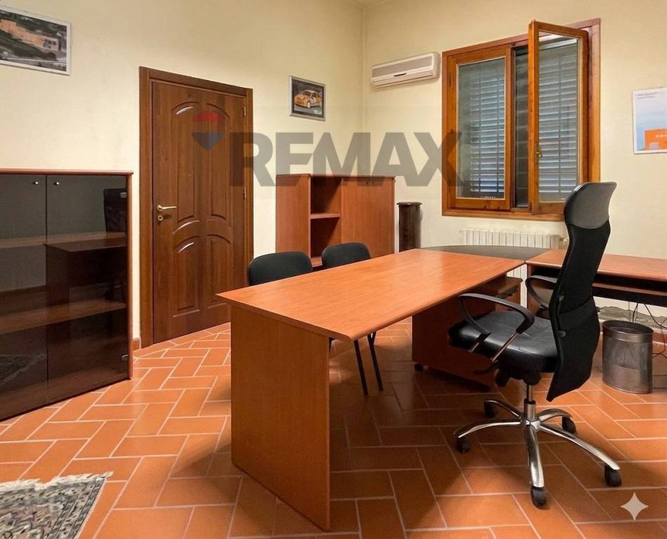 negozio in vendita a Montelupo Fiorentino in zona Camaioni
