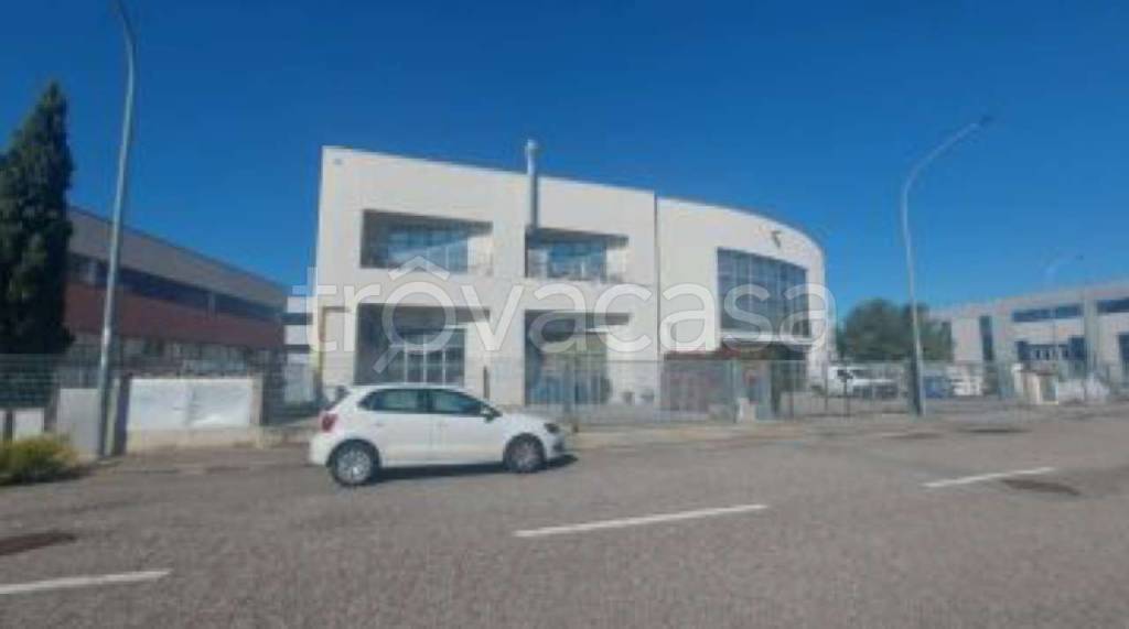 locale commerciale in vendita a Montelupo Fiorentino in zona Citerna