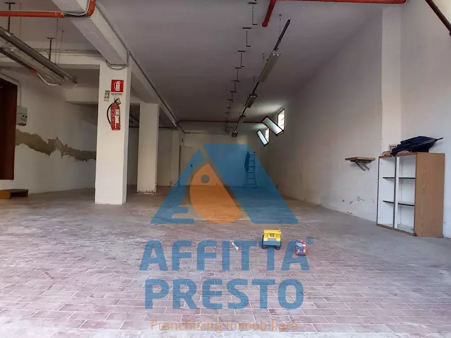 locale di sgombero in vendita a Montespertoli