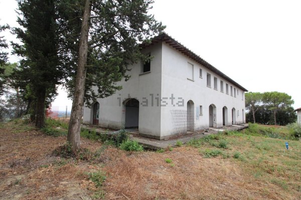 esavano in vendita a Montespertoli