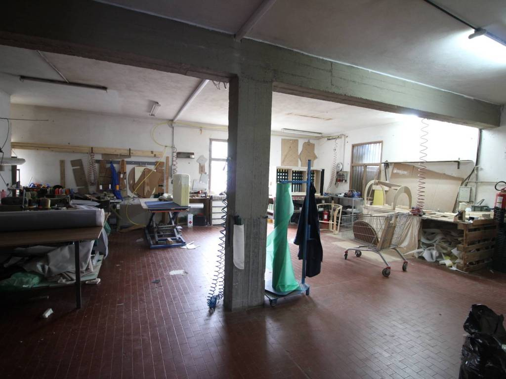 locale commerciale in vendita a Montespertoli in zona Martignana