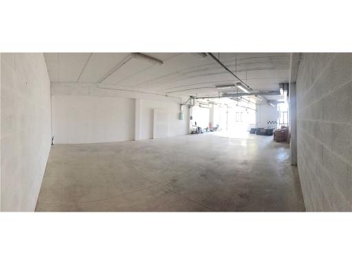 negozio in vendita a Montespertoli in zona Baccaiano