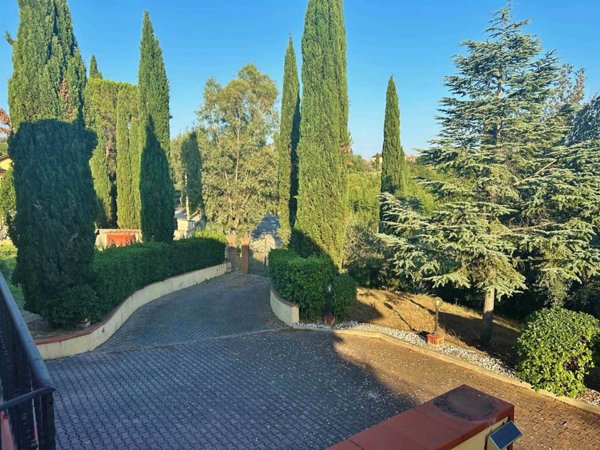 esavano in vendita a Montespertoli in zona Ortimino