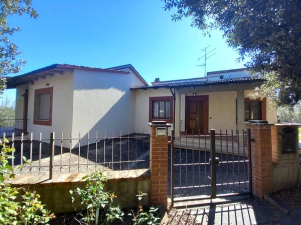 casa indipendente in vendita a Montespertoli in zona Poppiano