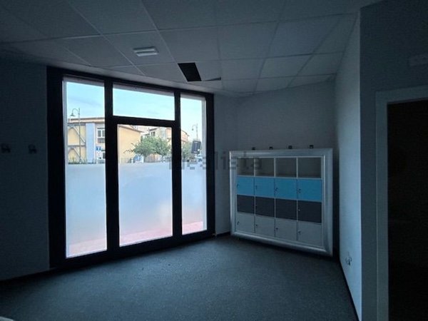 locale commerciale in vendita a Montespertoli