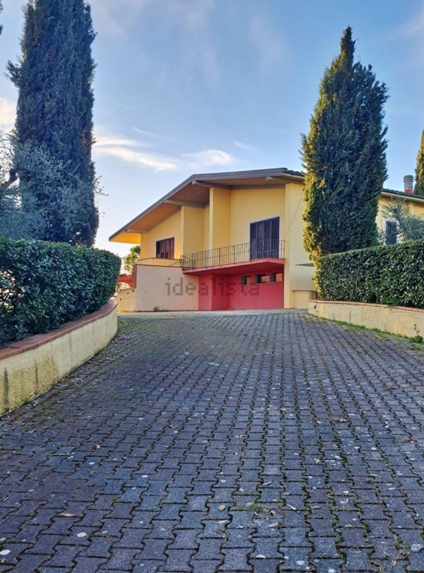 esavano in vendita a Montespertoli in zona Ortimino