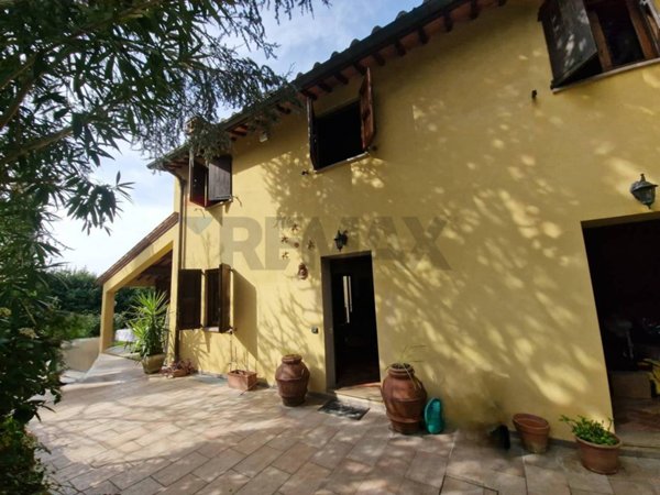 casa indipendente in vendita a Montespertoli in zona San Quirico in Collina