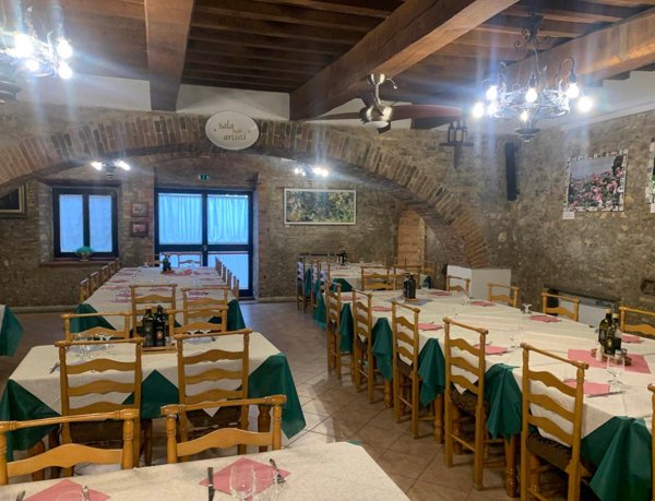 negozio in vendita a Montespertoli in zona Poppiano