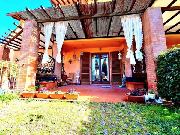casa indipendente in vendita a Montespertoli in zona San Quirico in Collina
