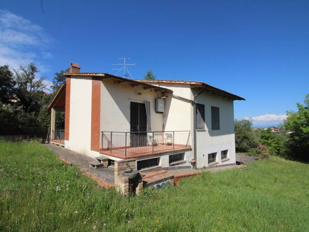 casa indipendente in vendita a Montespertoli in zona Poppiano