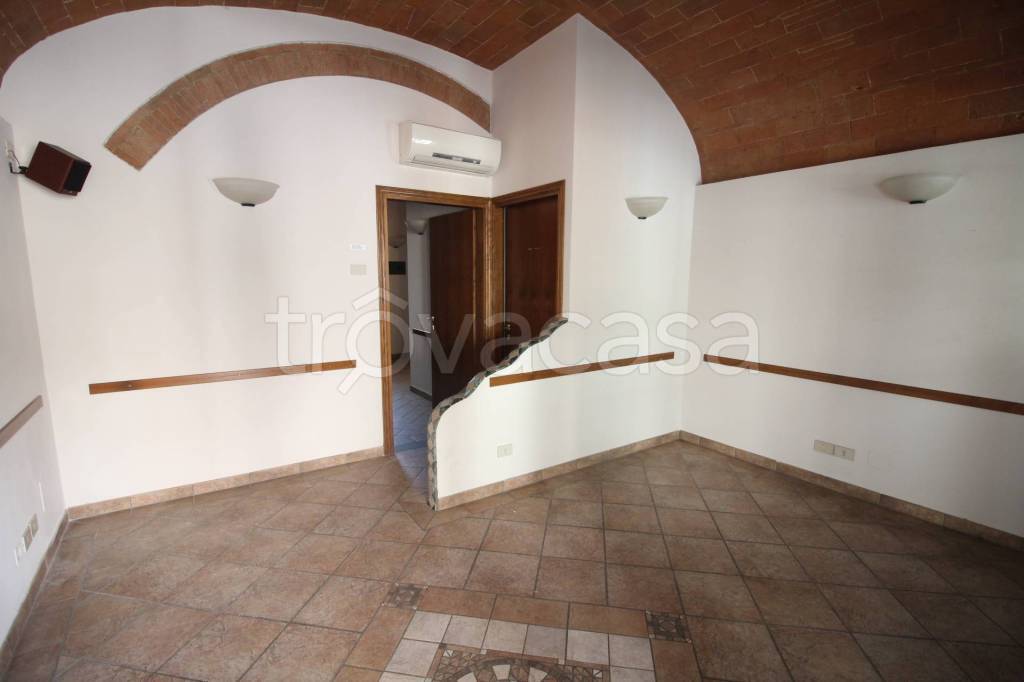 negozio in vendita a Montespertoli in zona Le Galvane