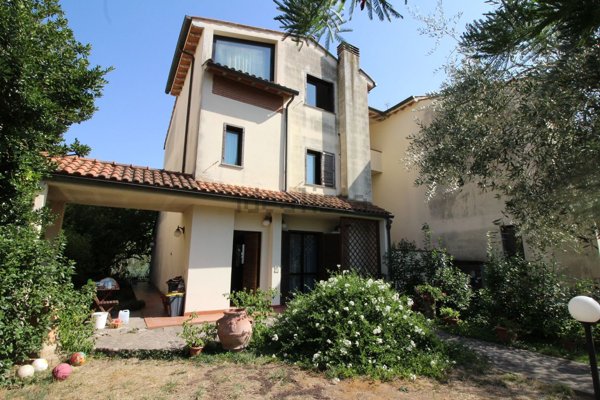 casa indipendente in vendita a Montespertoli in zona Poppiano