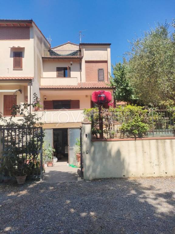 casa indipendente in vendita a Montespertoli in zona Poppiano