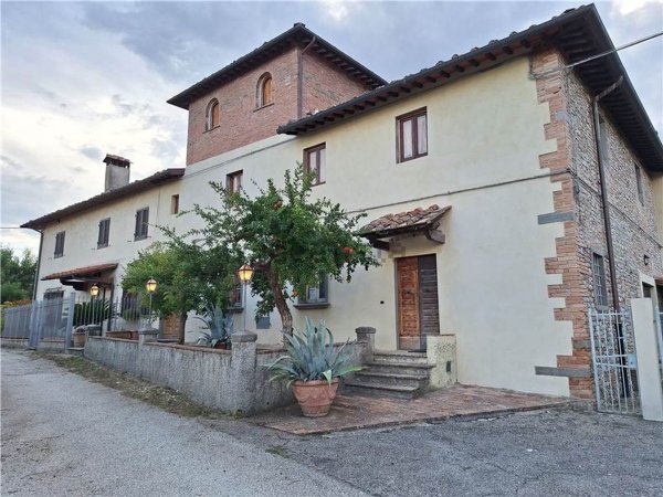 casa indipendente in vendita a Montespertoli in zona Montegufoni