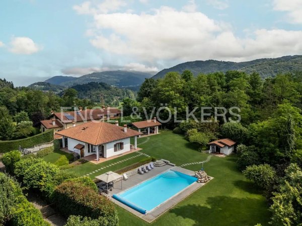 casa indipendente in vendita ad Ameno