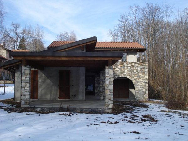 casa indipendente in vendita ad Ameno