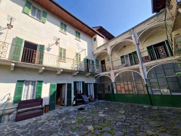casa indipendente in vendita ad Ameno