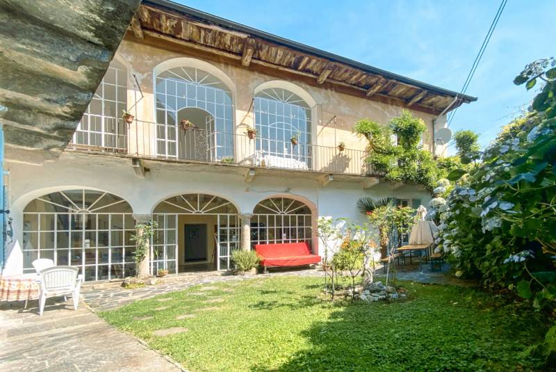 casa indipendente in vendita ad Ameno
