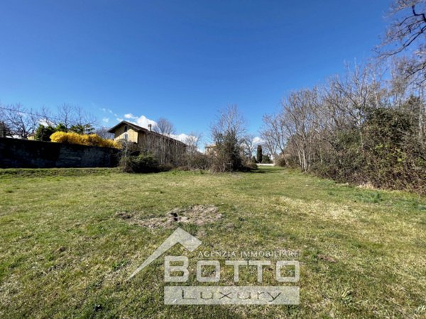 villetta a schiera in vendita ad Ameno in zona Vacciago