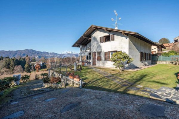 casa indipendente in vendita ad Ameno