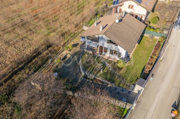 casa indipendente in vendita ad Ameno
