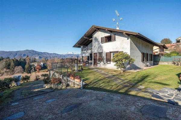 casa indipendente in vendita ad Ameno