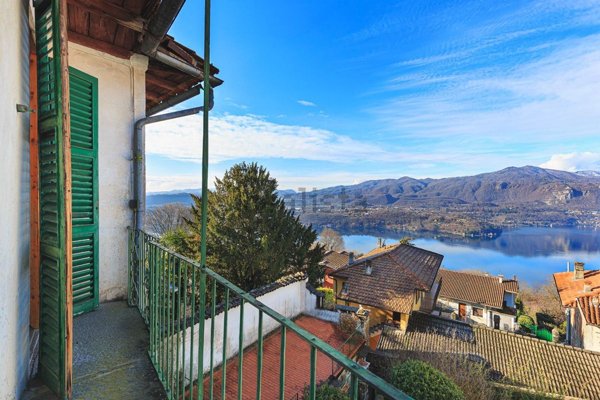 casa indipendente in vendita ad Ameno