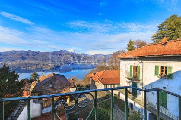 casa indipendente in vendita ad Ameno