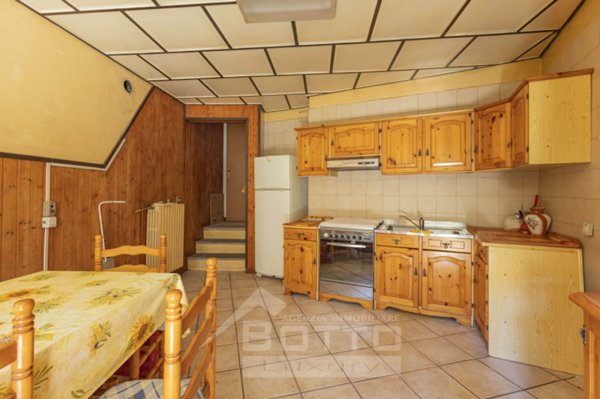 casa semindipendente in vendita ad Ameno