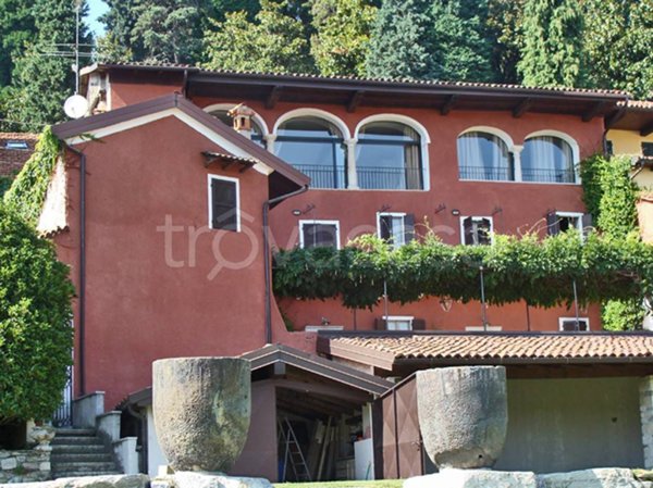 casa indipendente in vendita ad Ameno