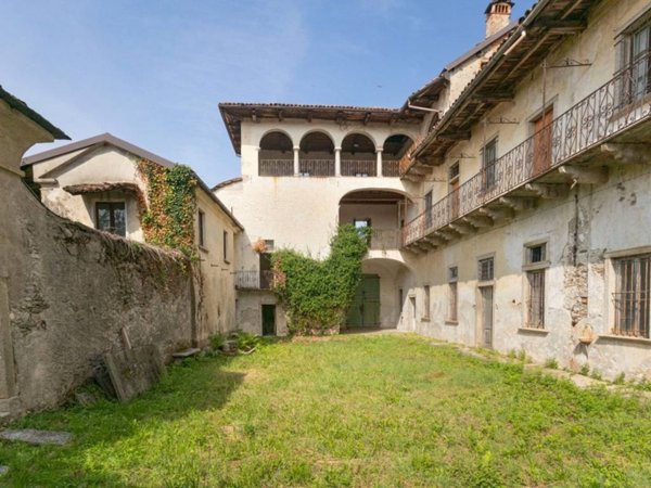 casa indipendente in vendita ad Ameno