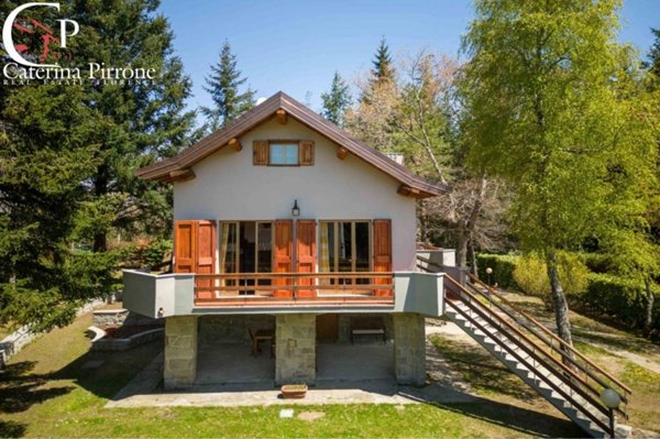 casa indipendente in vendita a Pelago in zona Consuma