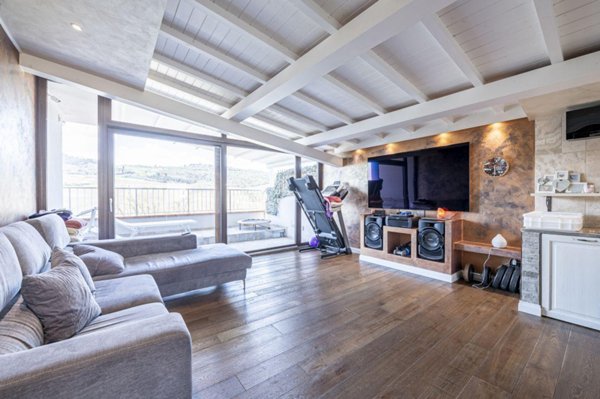 casa indipendente in vendita a Pelago
