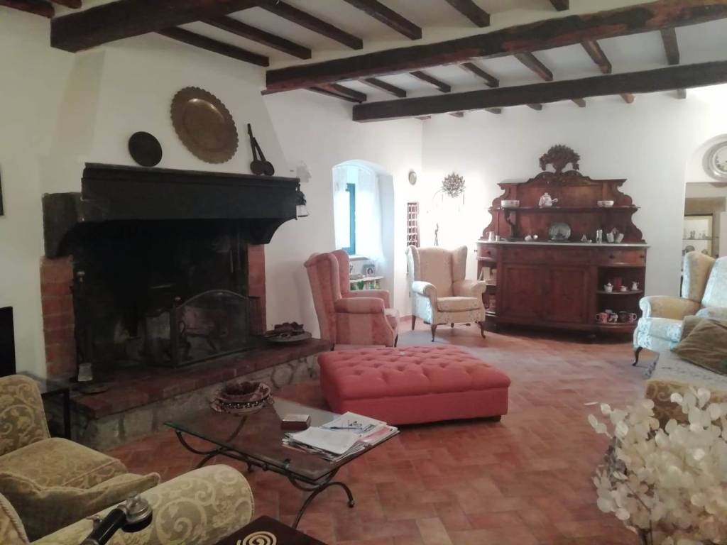 casa indipendente in vendita a Pelago