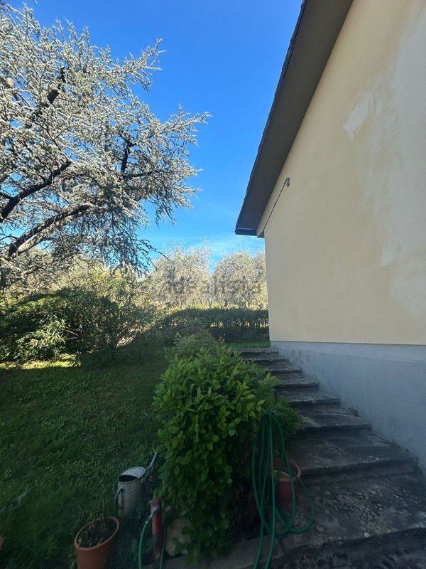 casa indipendente in vendita a Pelago