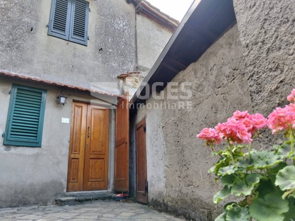 appartamento in vendita a Pelago in zona Raggioli