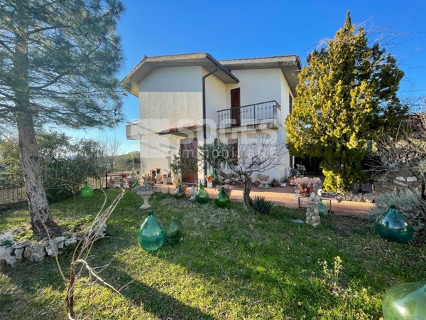 casa indipendente in vendita a Pelago