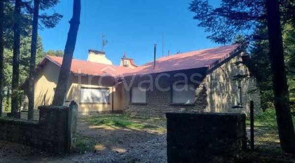 casa indipendente in vendita a Pelago in zona Consuma