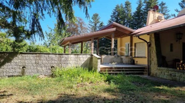 casa indipendente in vendita a Pelago in zona Consuma