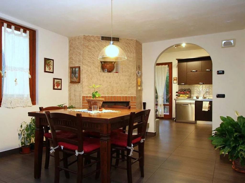 casa indipendente in vendita a Pelago in zona Paterno