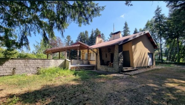 casa indipendente in vendita a Pelago in zona Consuma