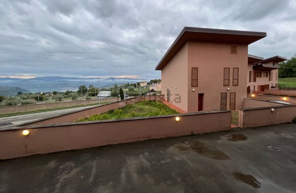 casa indipendente in vendita a Pelago in zona Diacceto