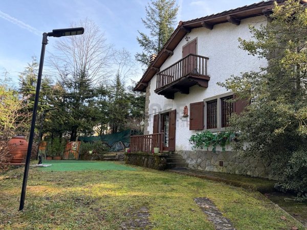 casa indipendente in vendita a Pelago in zona Consuma