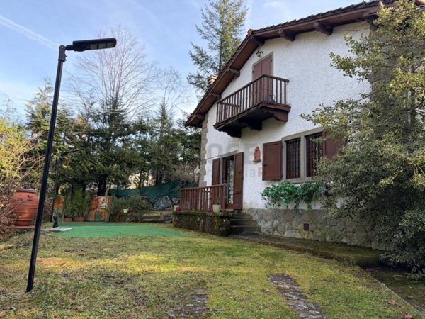 casa indipendente in vendita a Pelago in zona Consuma