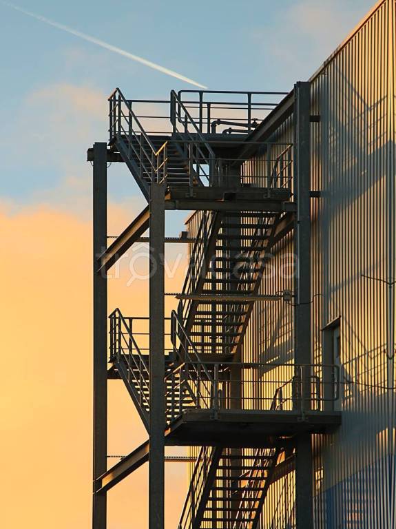 capannone in vendita a Pelago in zona San Francesco